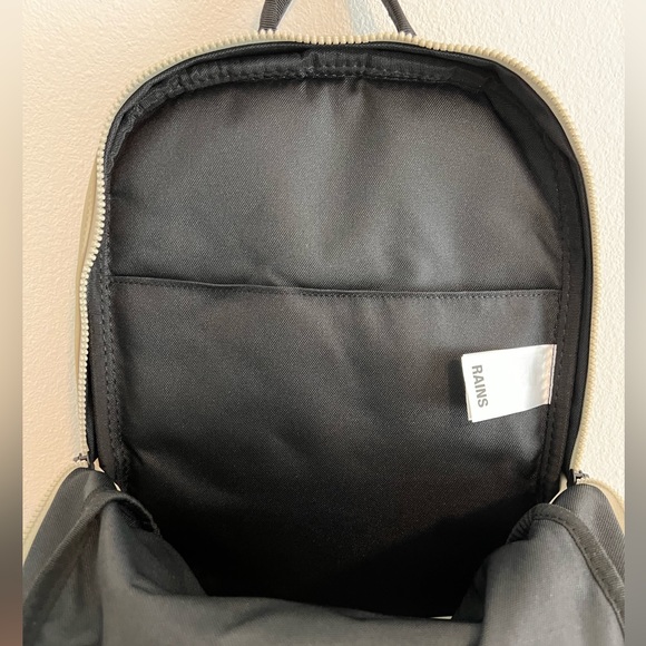 RAINS waterproof gray sage backpack scuba bag - Picture 5 of 6